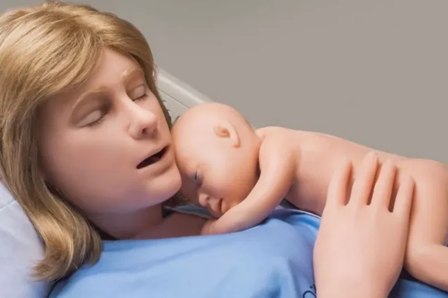 Maternity mannequin